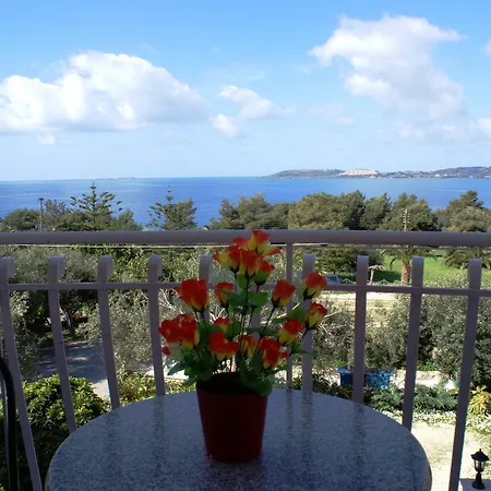 Oskars & Lägenhetshotell Lassi (Kefalonia)