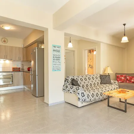 Oskars & 4* Lassi (Kefalonia)